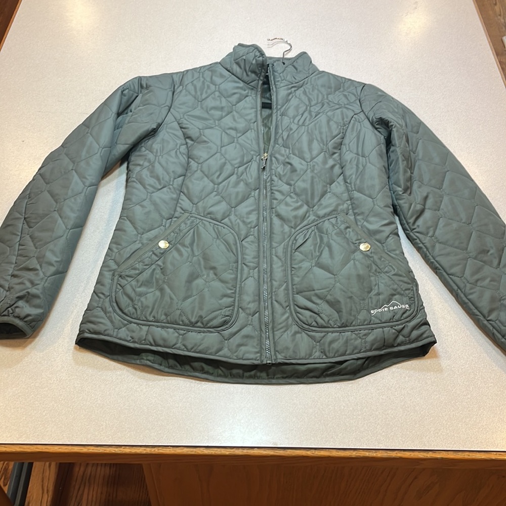 Eddie Bauer Size S green puffer jacket with gold buttons never worn!